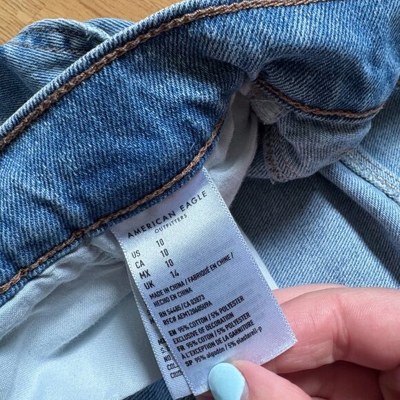 American Eagle Women's Denim Mom Shorts - Picture 3 of 4